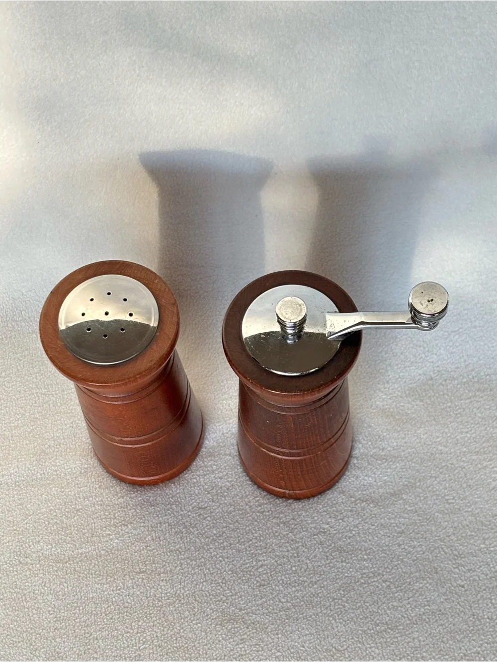 Vintage Olde Thompson Wood Salt & Pepper Grinder Set Hand Crank MCM